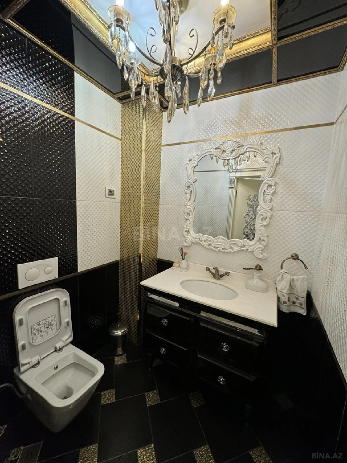 Kirayə verilir 5 otaqlı mənzil 300 m²