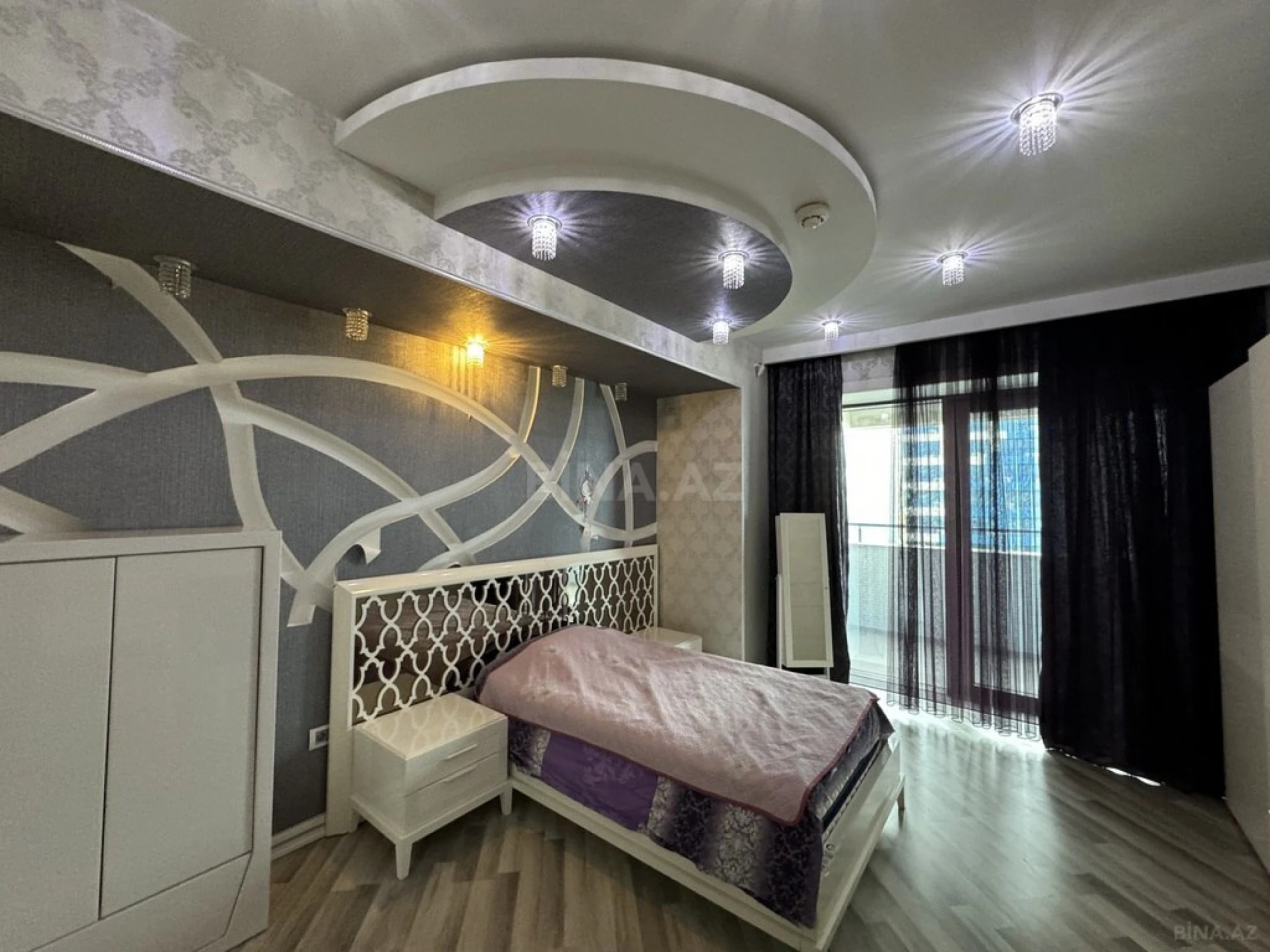 Kirayə verilir 5 otaqlı mənzil 300 m²