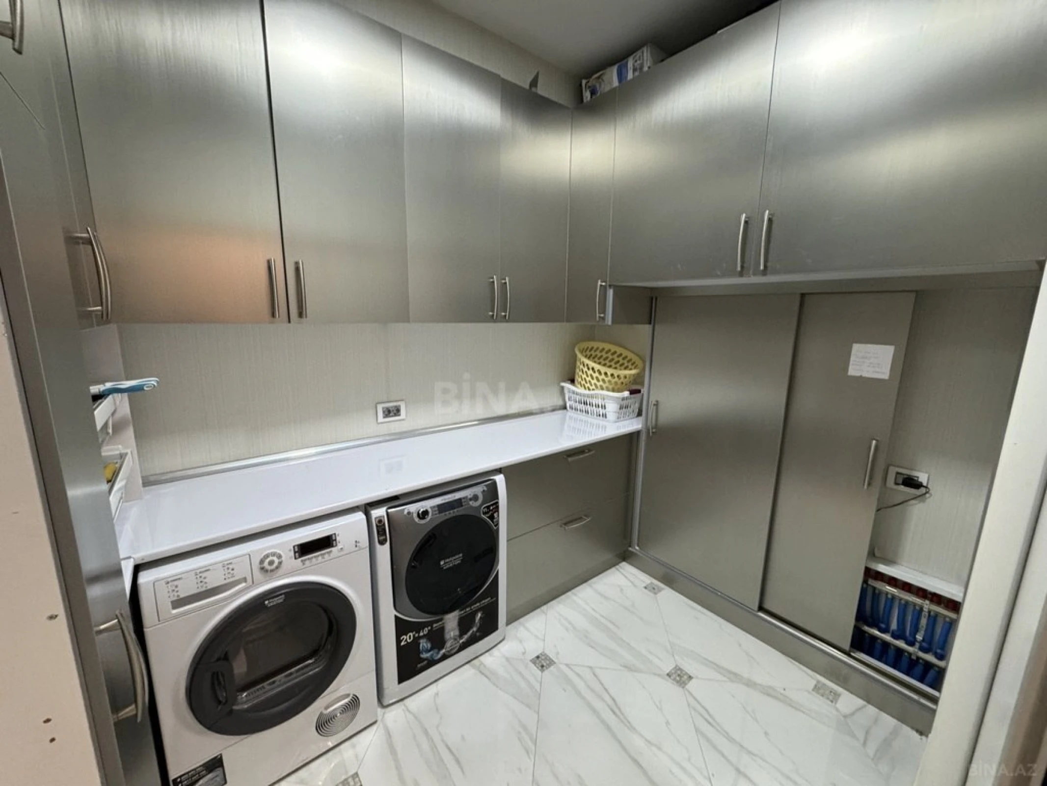 Kirayə verilir 5 otaqlı mənzil 300 m²