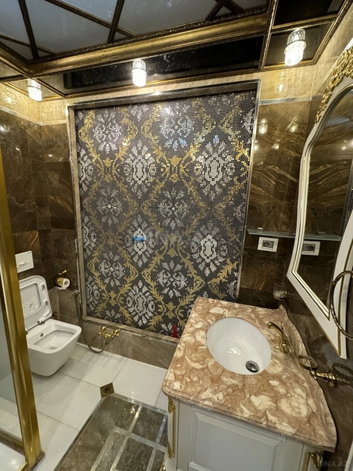 Kirayə verilir 5 otaqlı mənzil 300 m²