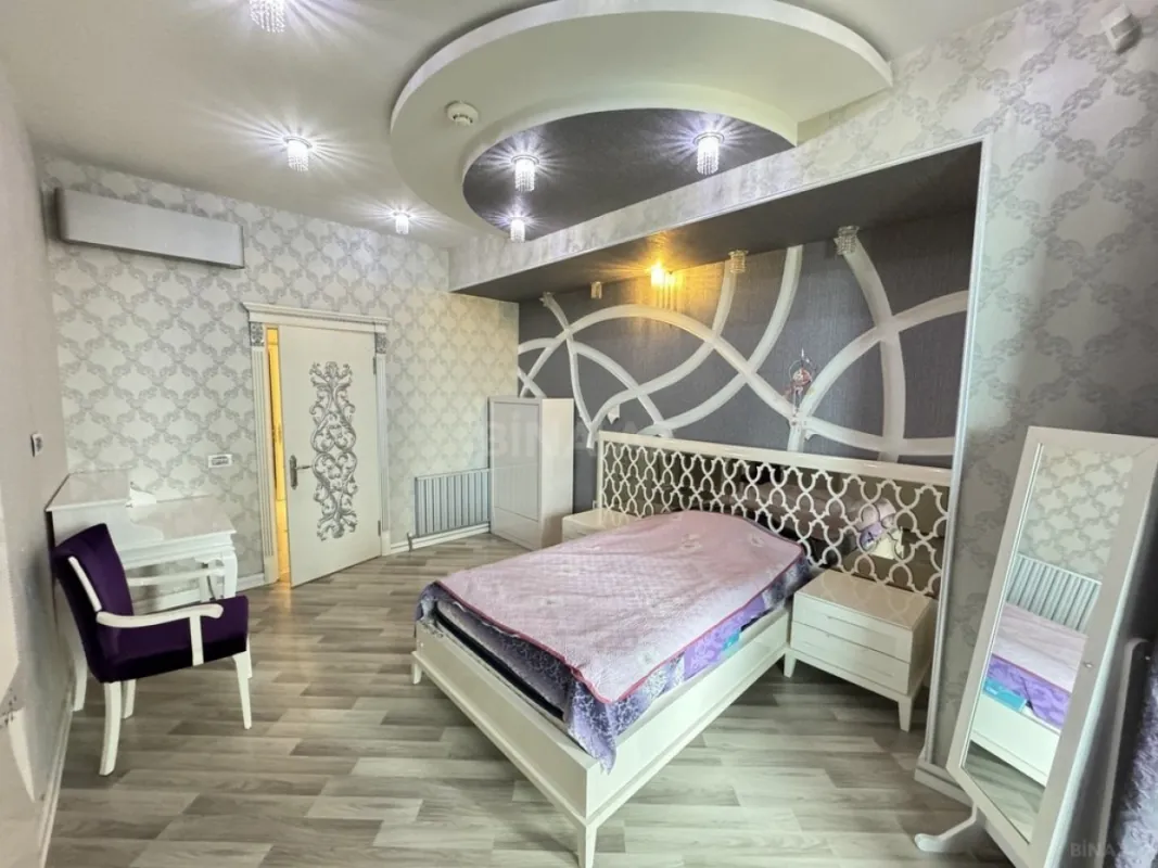 Kirayə verilir 5 otaqlı mənzil 300 m²