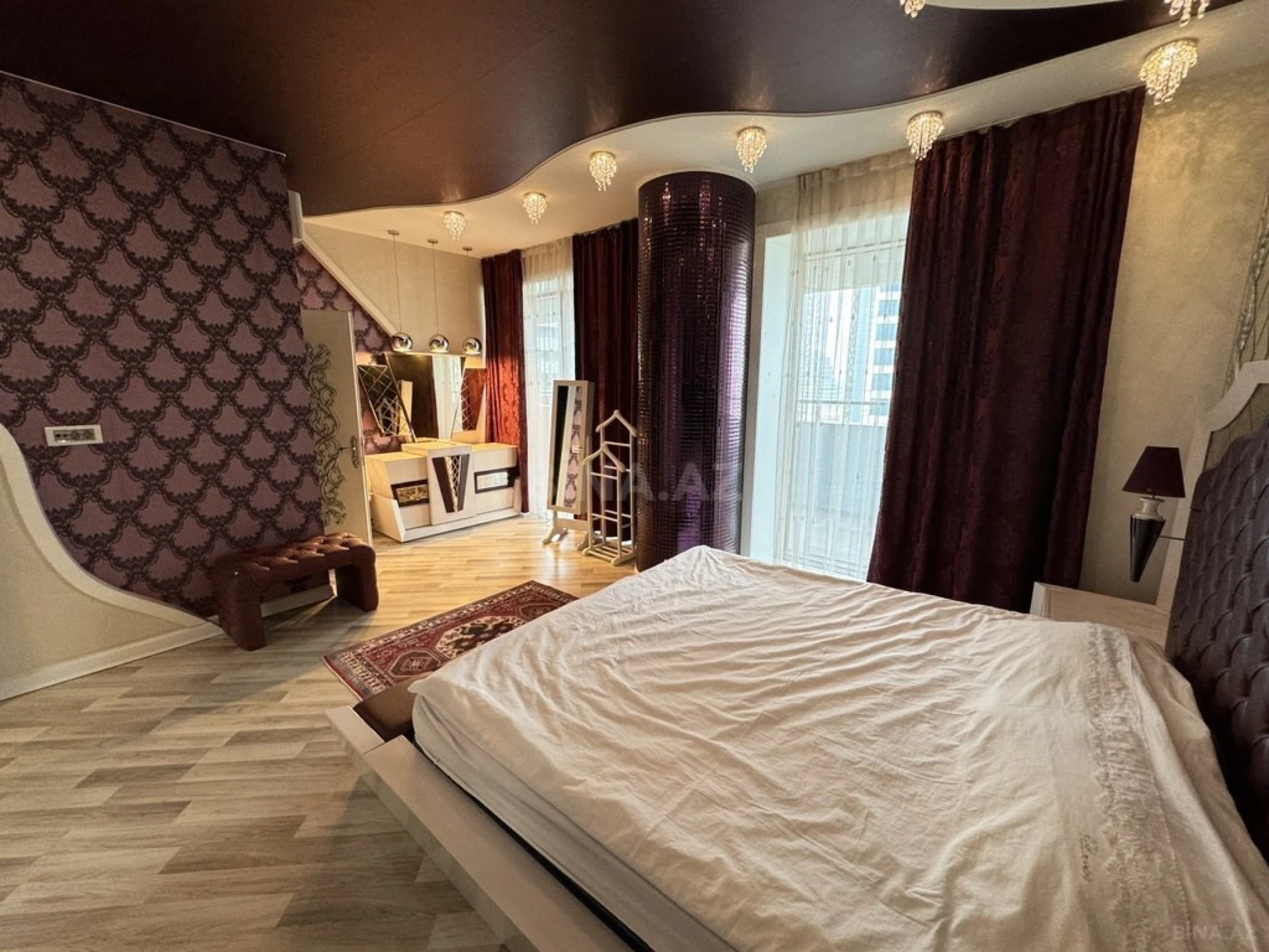 Kirayə verilir 5 otaqlı mənzil 300 m²