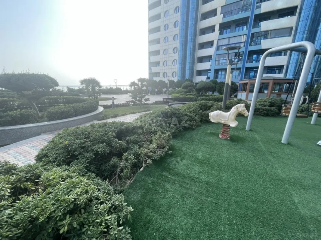 Kirayə verilir 5 otaqlı mənzil 300 m²