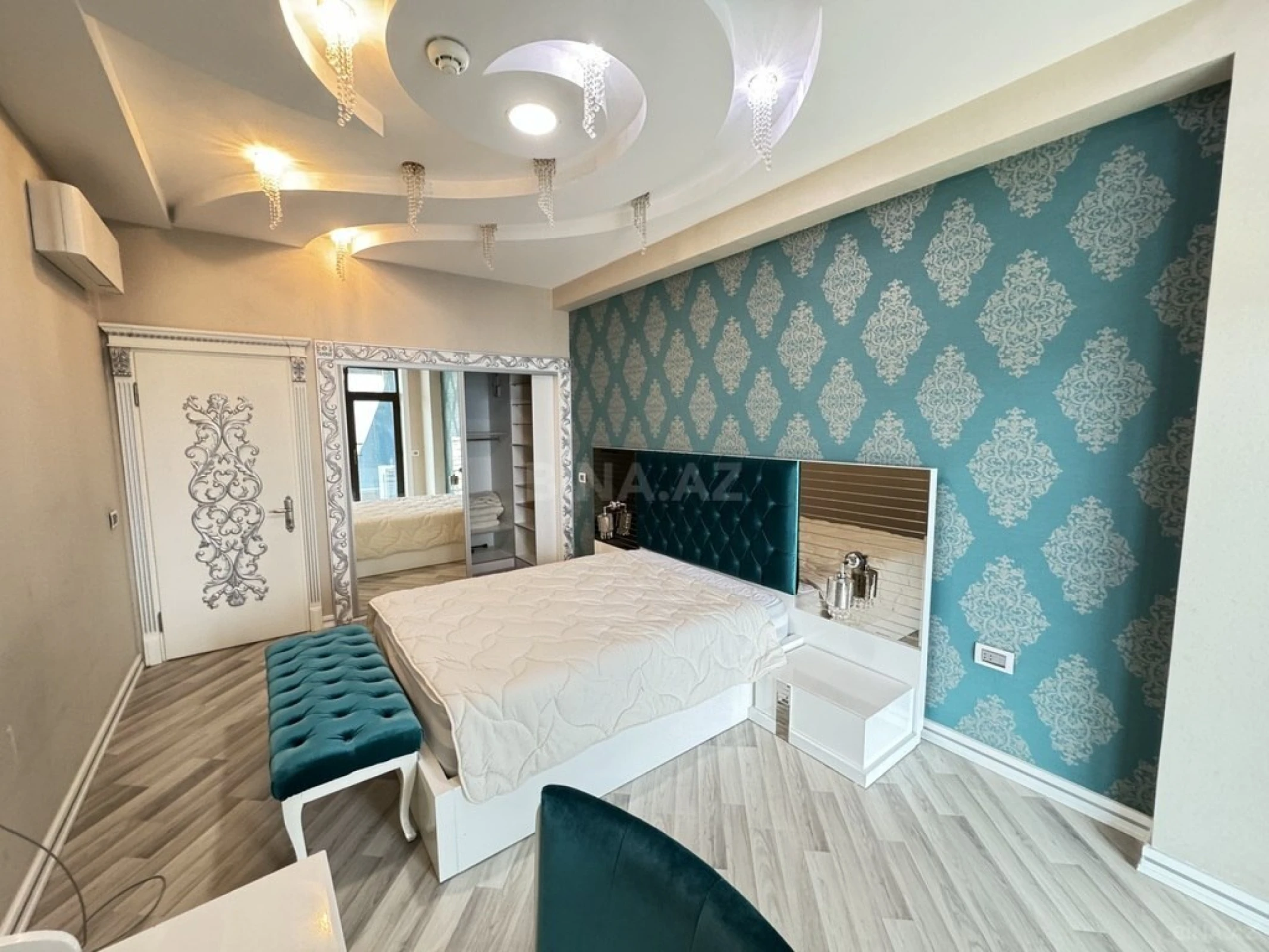 Kirayə verilir 5 otaqlı mənzil 300 m²