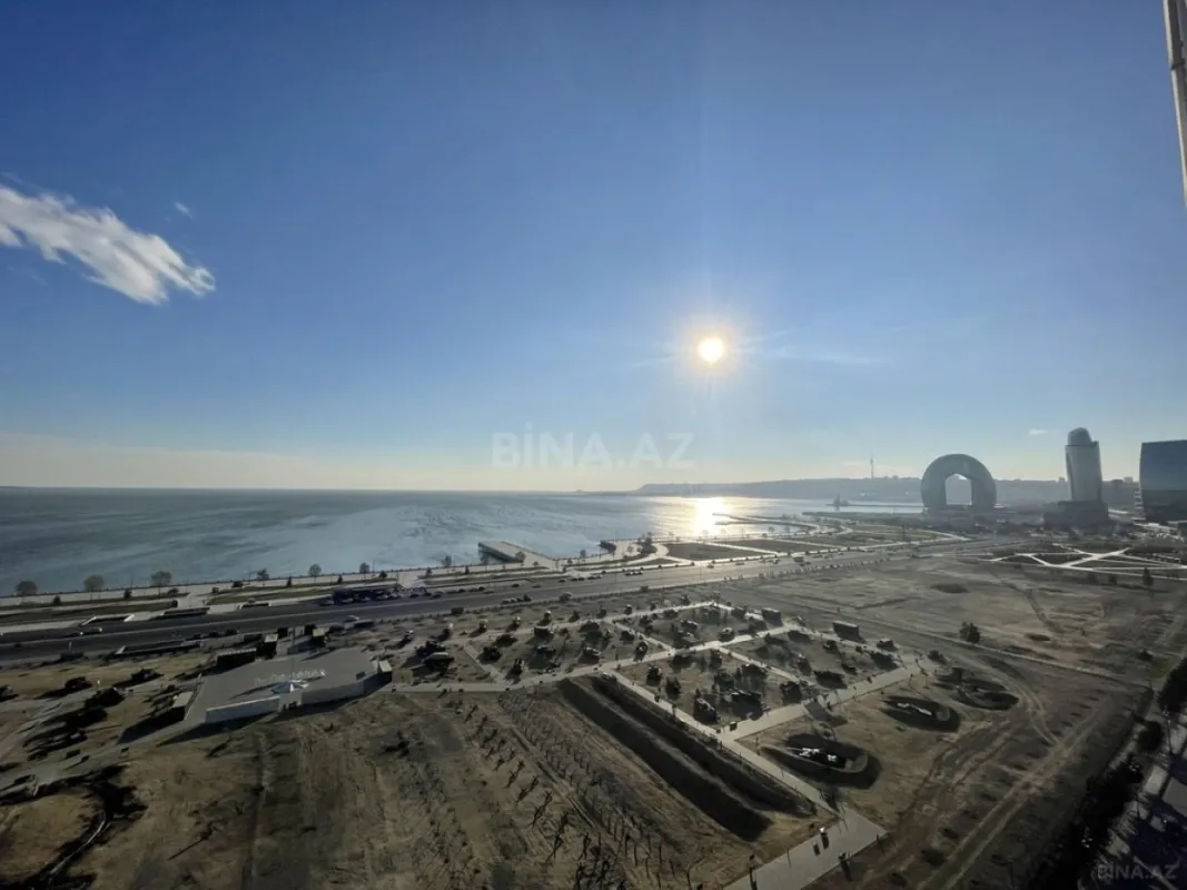 Kirayə verilir 5 otaqlı mənzil 300 m²