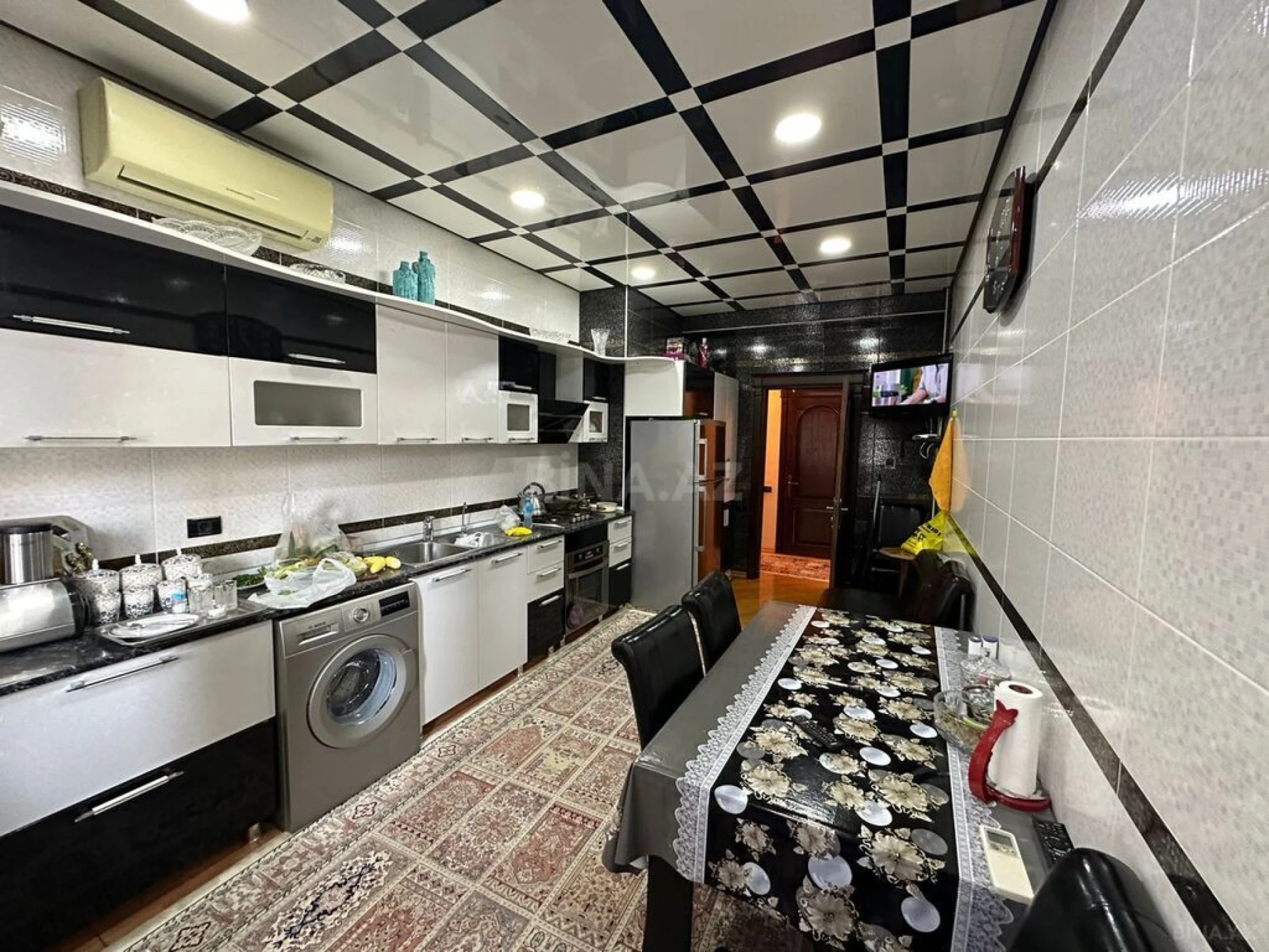 Satılır 3 otaqlı mənzil 125 m²