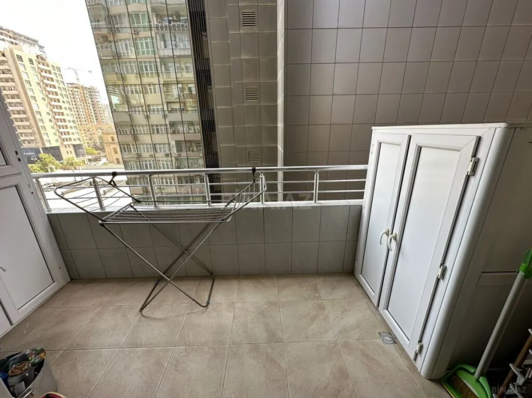 Satılır 3 otaqlı mənzil 125 m²