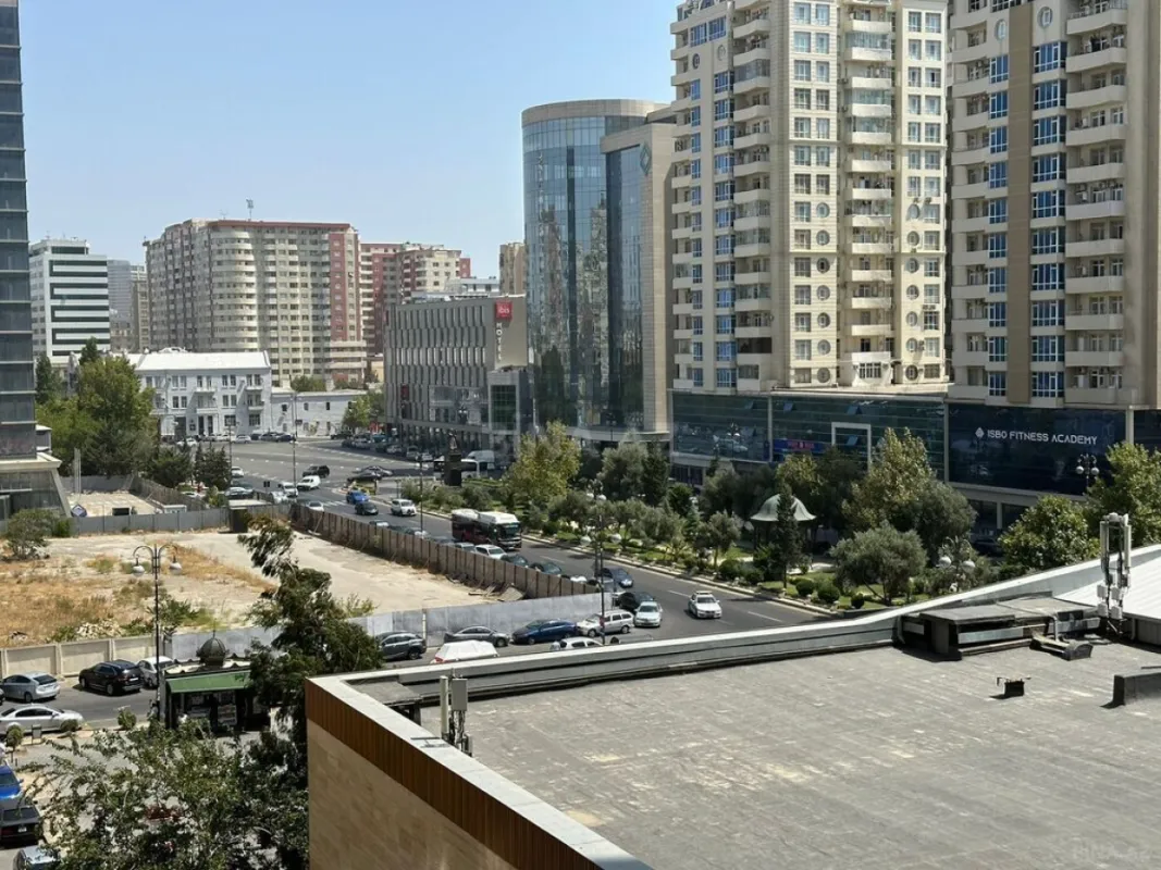 Satılır 3 otaqlı mənzil 125 m²