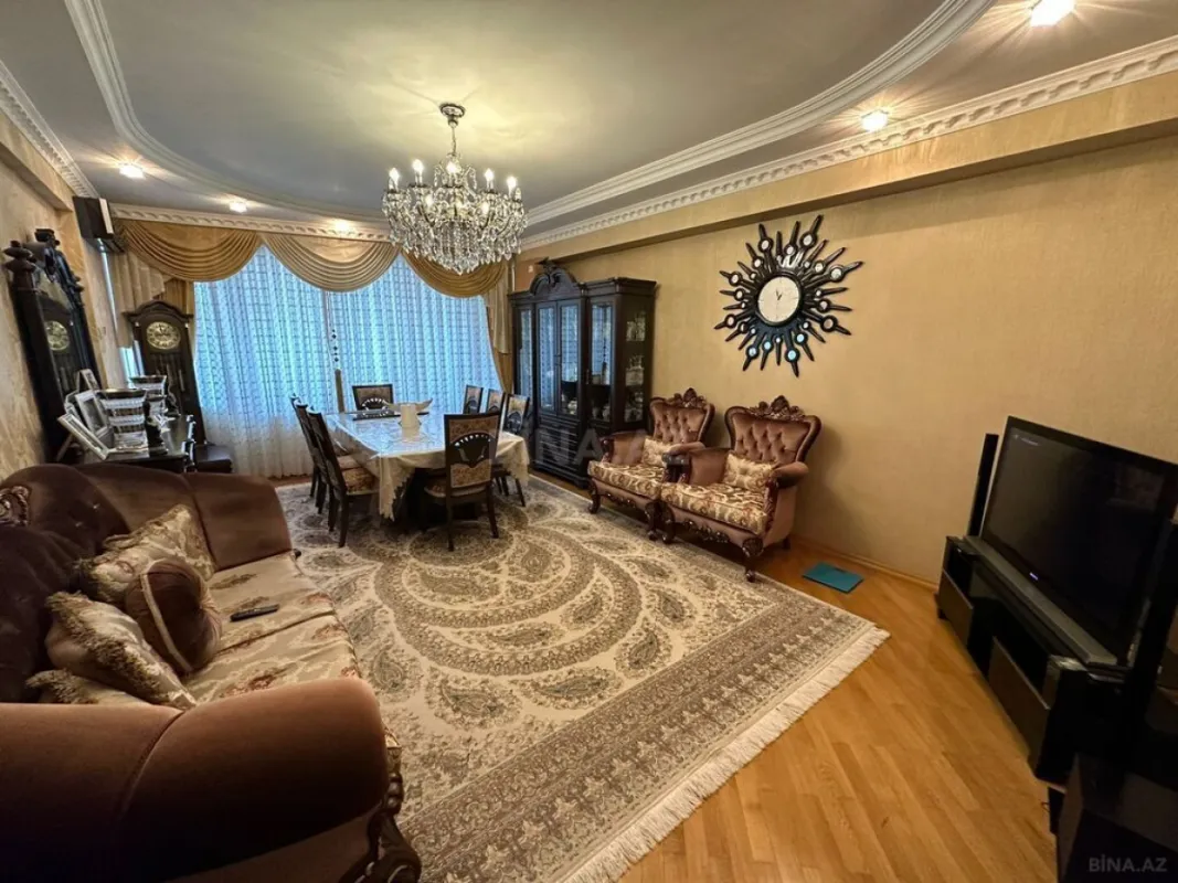 Satılır 3 otaqlı mənzil 125 m²