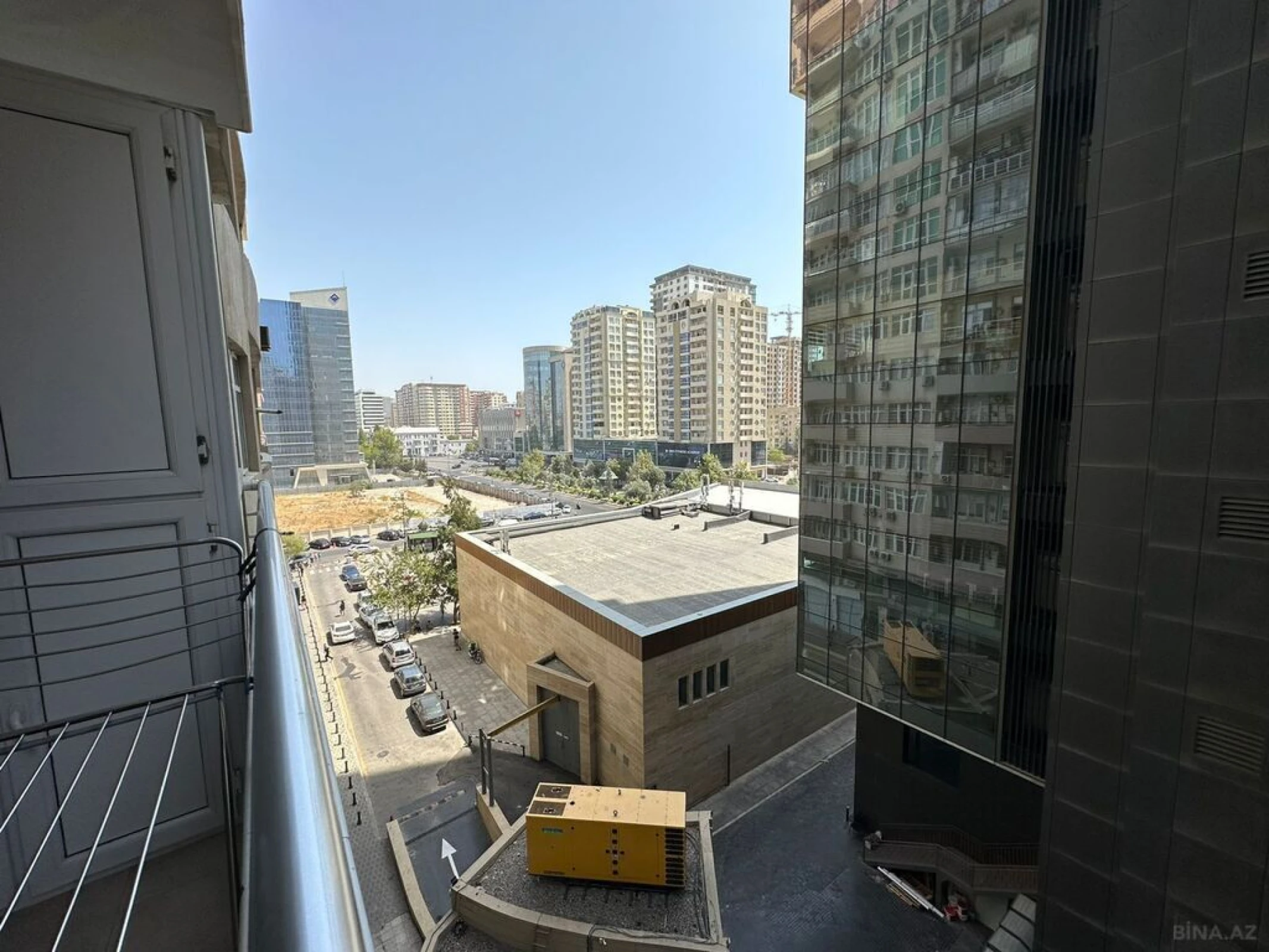 Satılır 3 otaqlı mənzil 125 m²