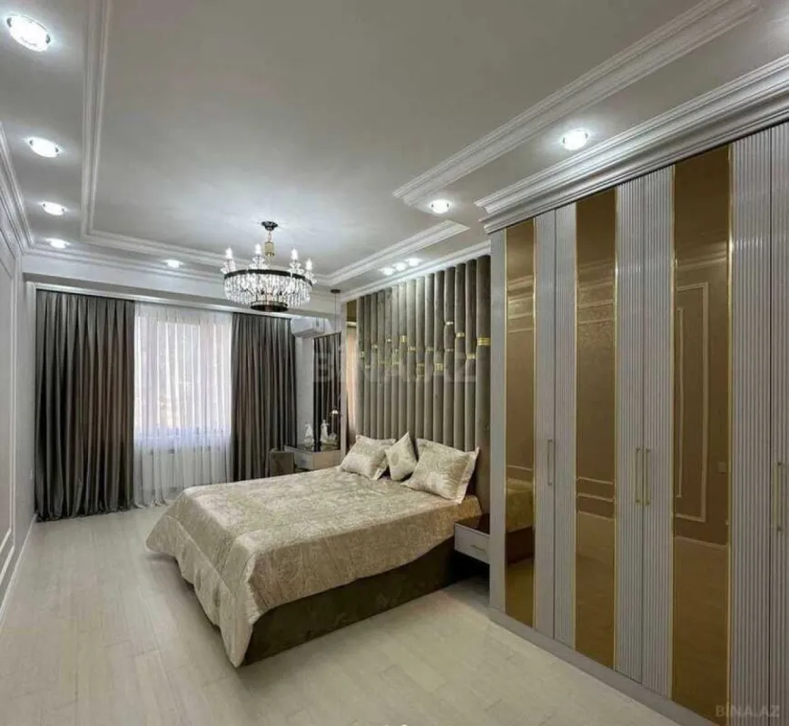 Satılır 4 otaqlı mənzil 202 m²