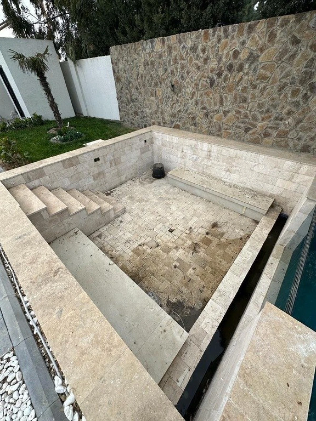 Kirayə verilir 4 otaqlı həyət evi 220 m²