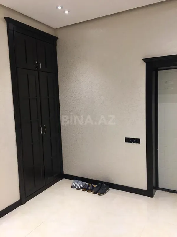 Kirayə verilir 3 otaqlı mənzil 135.25 m²