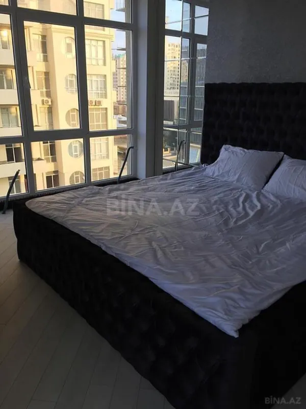 Kirayə verilir 3 otaqlı mənzil 135.25 m²
