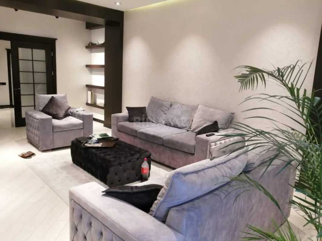 Kirayə verilir 3 otaqlı mənzil 135.25 m²
