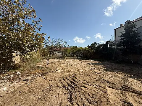 Satılır torpaq sahəsi 12 m²
