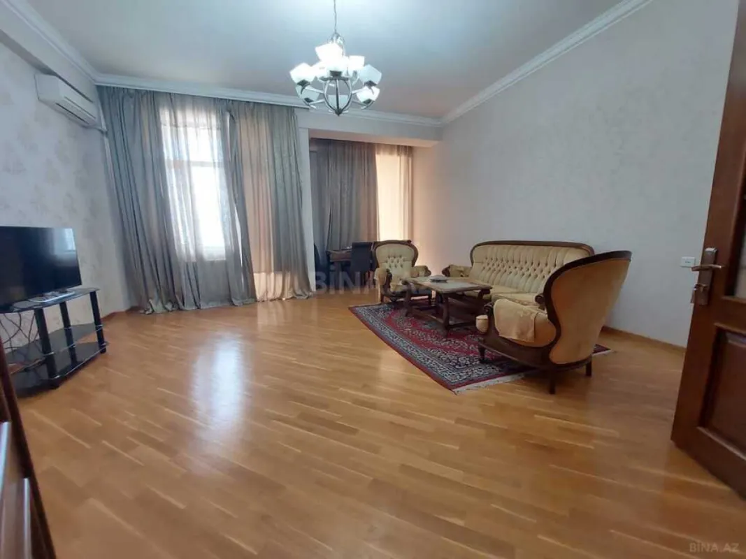 Satılır 3 otaqlı mənzil 115 m²