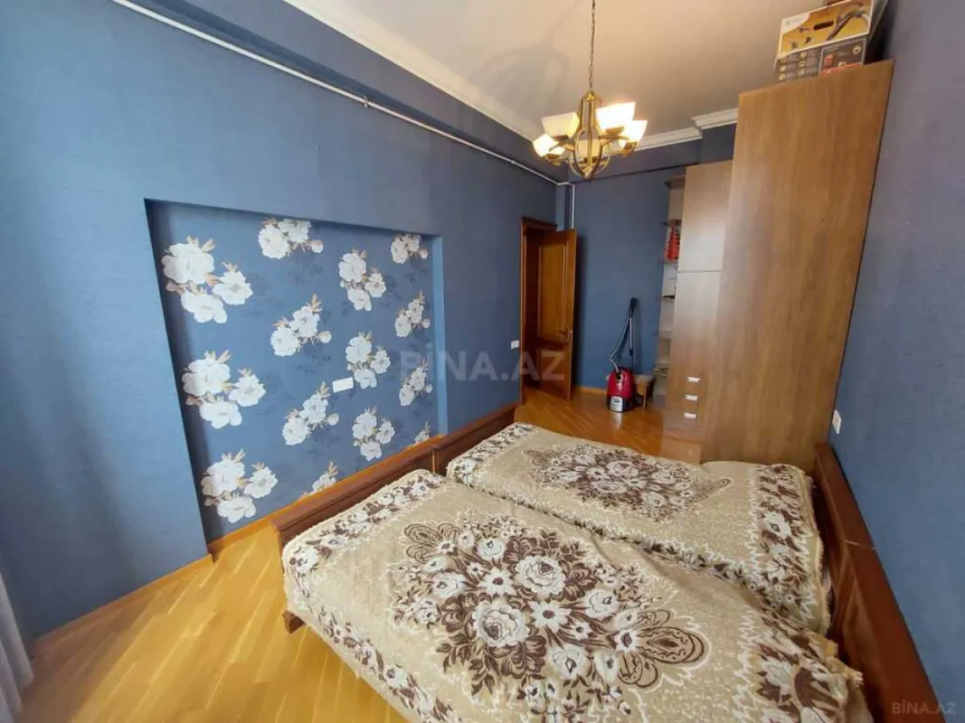 Satılır 3 otaqlı mənzil 115 m²