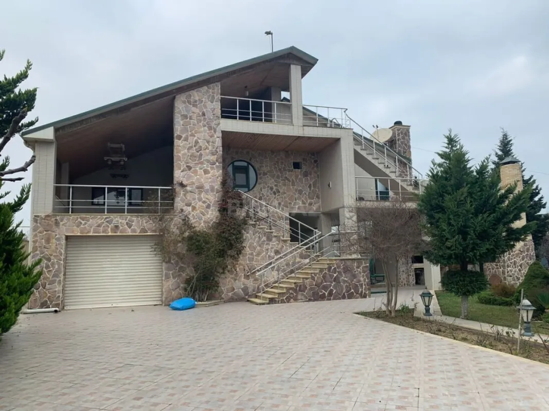 Satılır 6 otaqlı həyət evi 280 m²