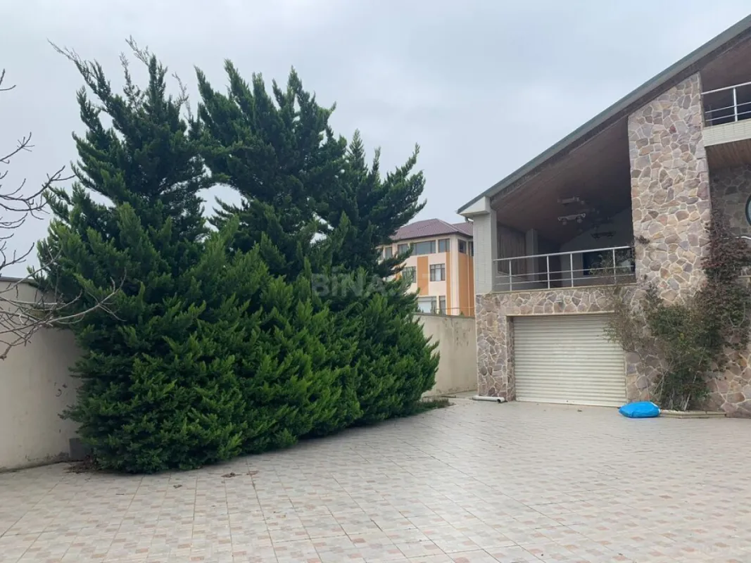 Satılır 6 otaqlı həyət evi 280 m²