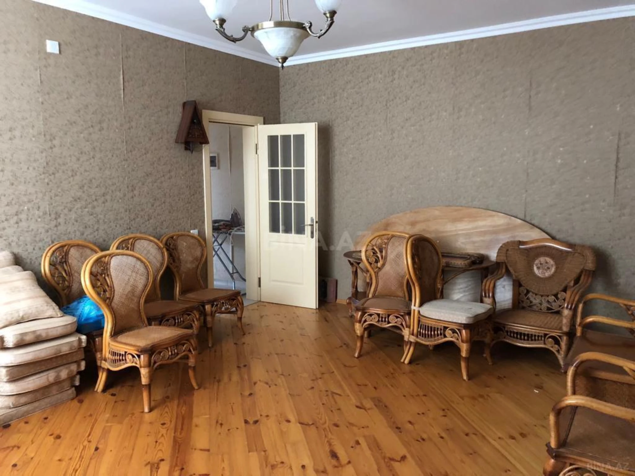 Satılır 6 otaqlı həyət evi 280 m²