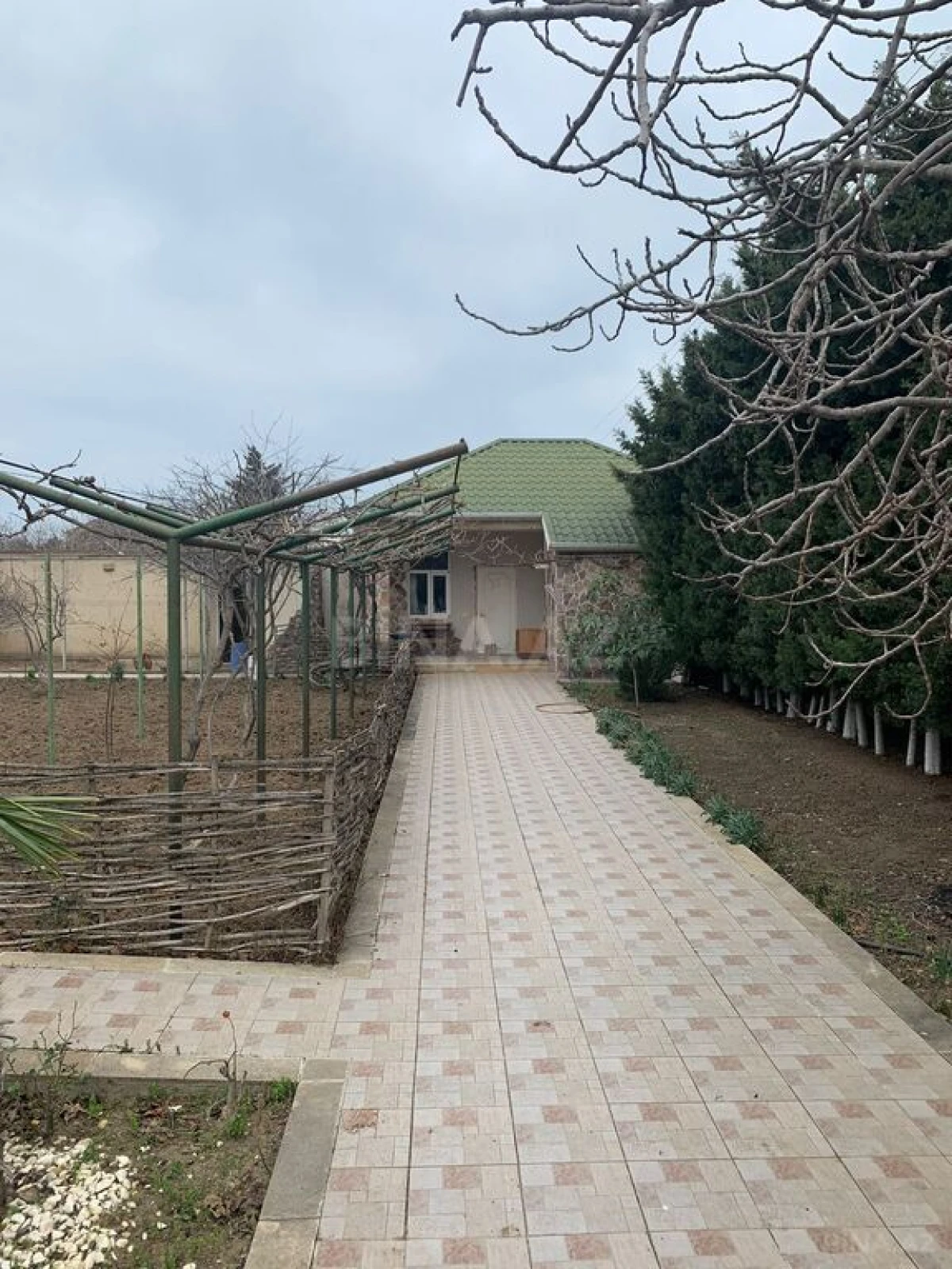 Satılır 6 otaqlı həyət evi 280 m²