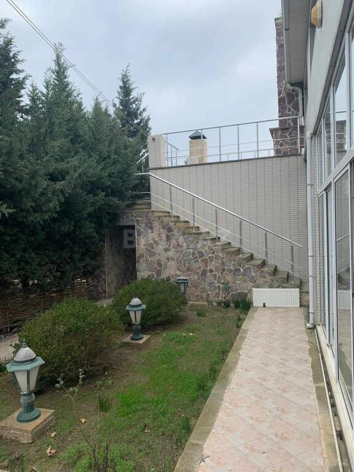 Satılır 6 otaqlı həyət evi 280 m²
