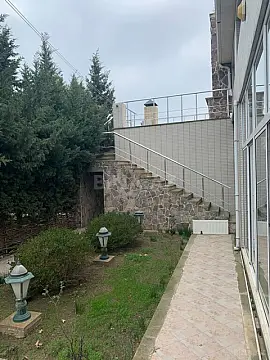 Satılır 6 otaqlı həyət evi 280 m²