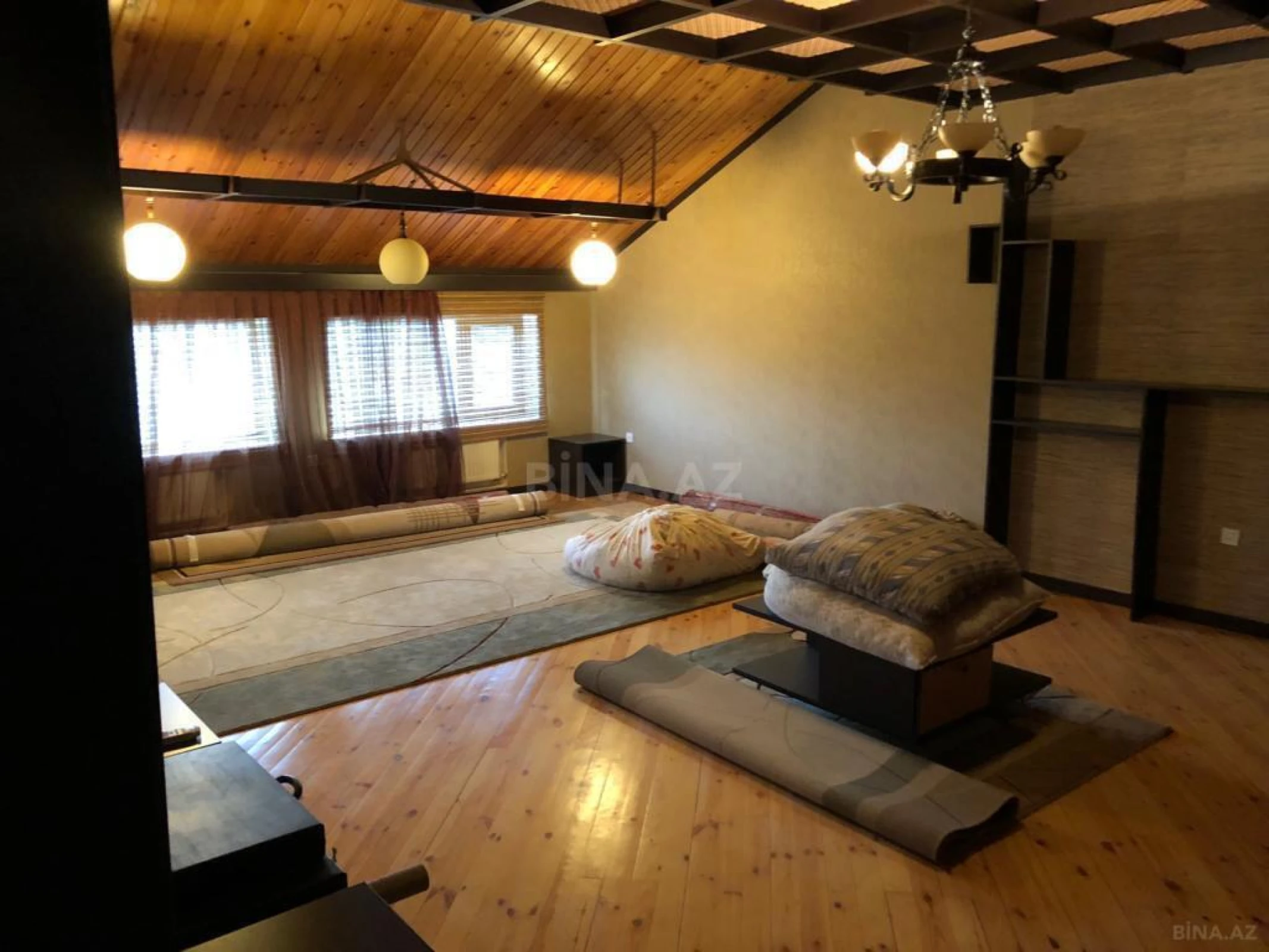 Satılır 6 otaqlı həyət evi 280 m²