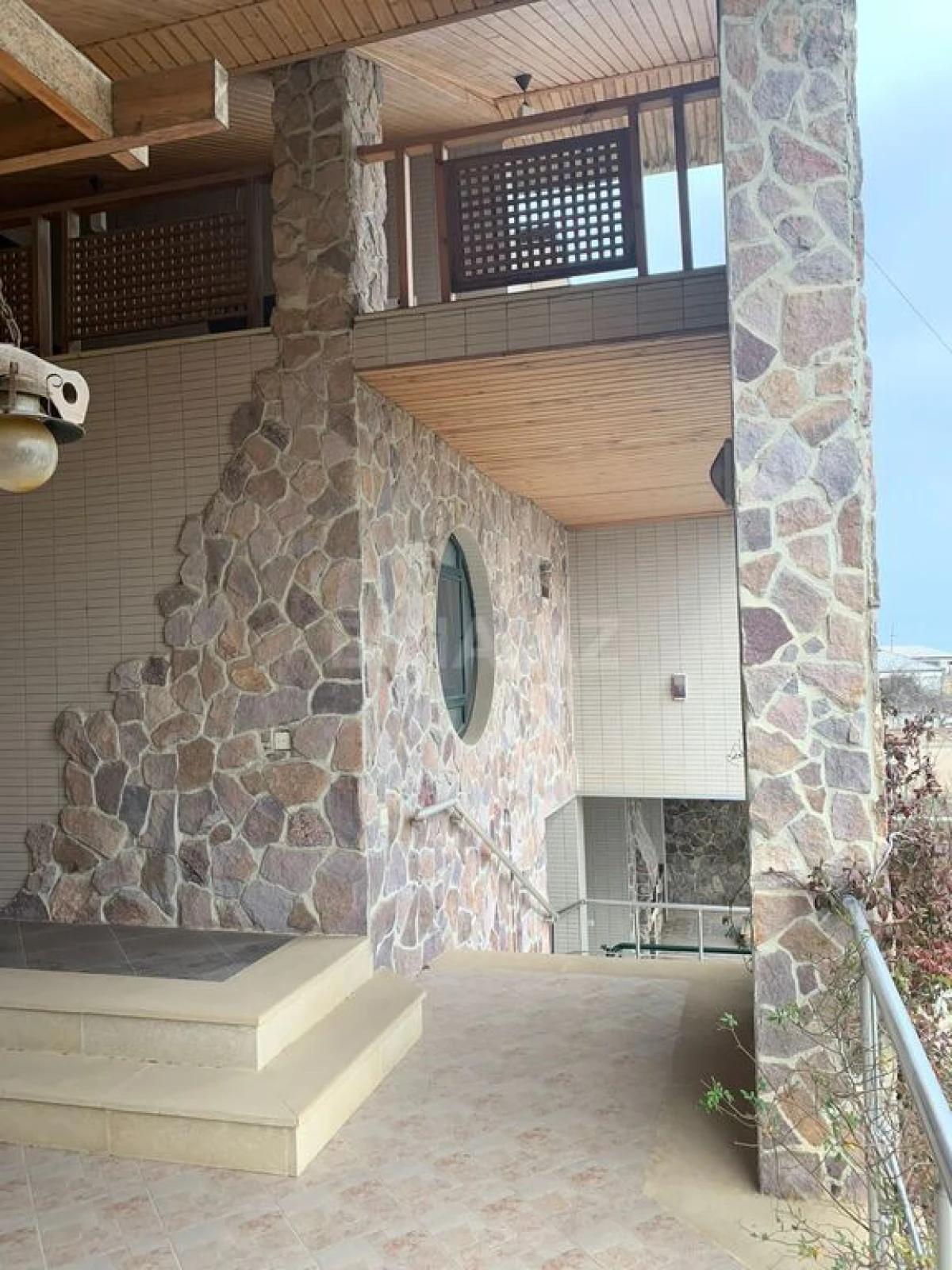 Satılır 6 otaqlı həyət evi 280 m²