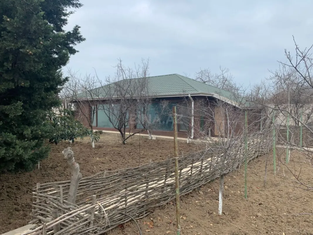 Satılır 6 otaqlı həyət evi 280 m²