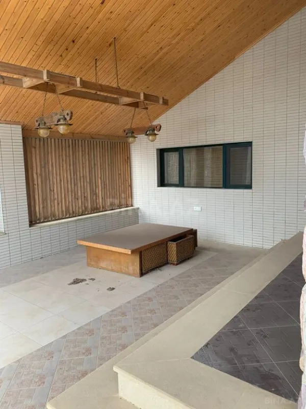 Satılır 6 otaqlı həyət evi 280 m²