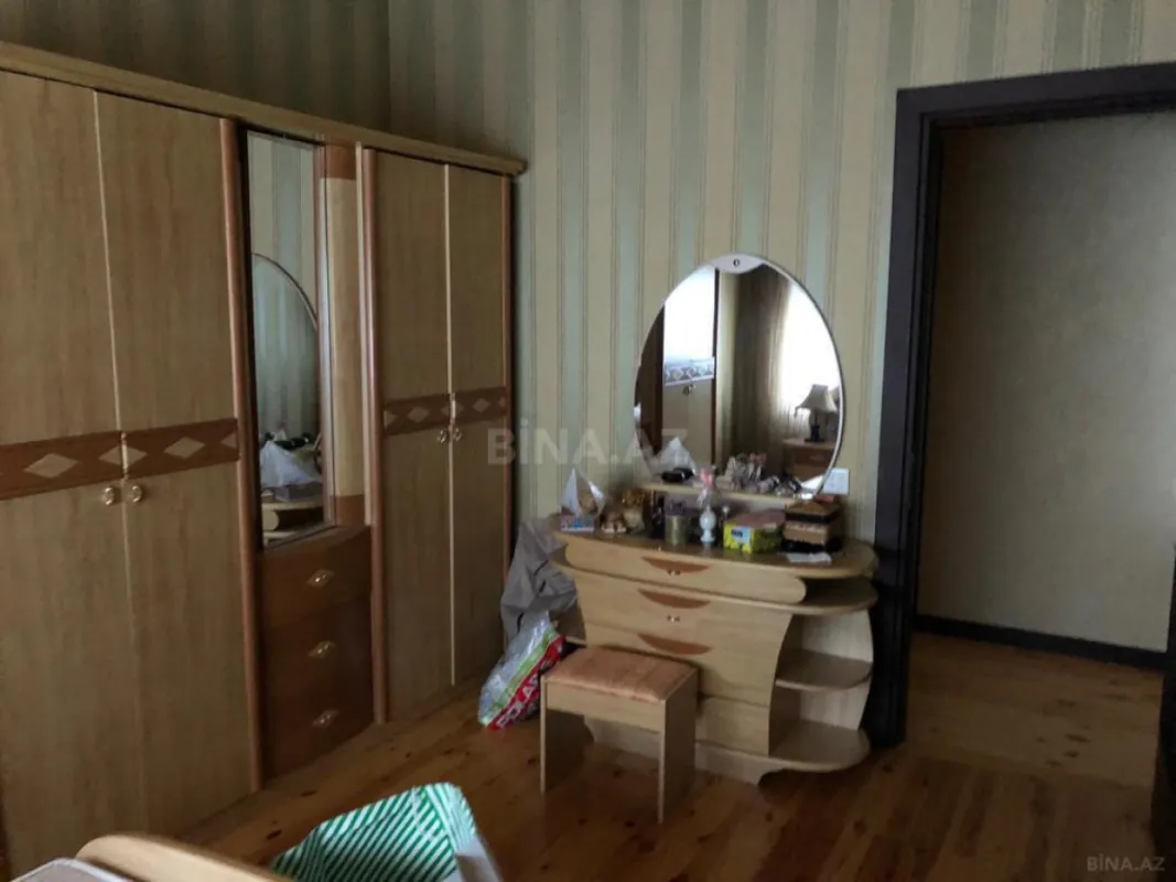 Satılır 6 otaqlı həyət evi 280 m²