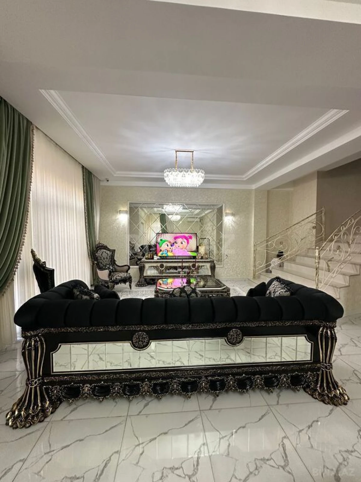 Satılır 4 otaqlı həyət evi 240 m²