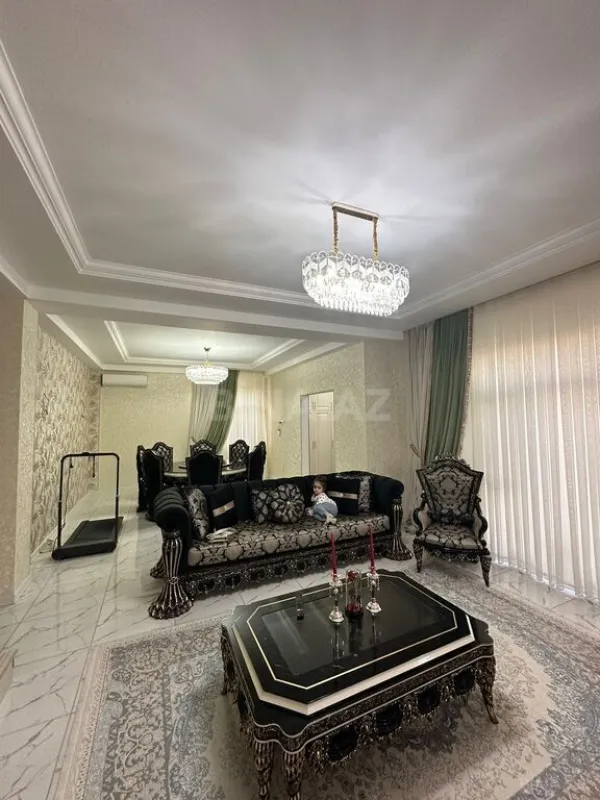 Satılır 4 otaqlı həyət evi 240 m²