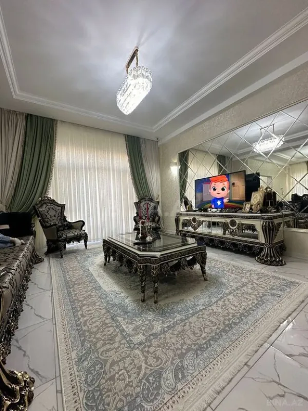 Satılır 4 otaqlı həyət evi 240 m²