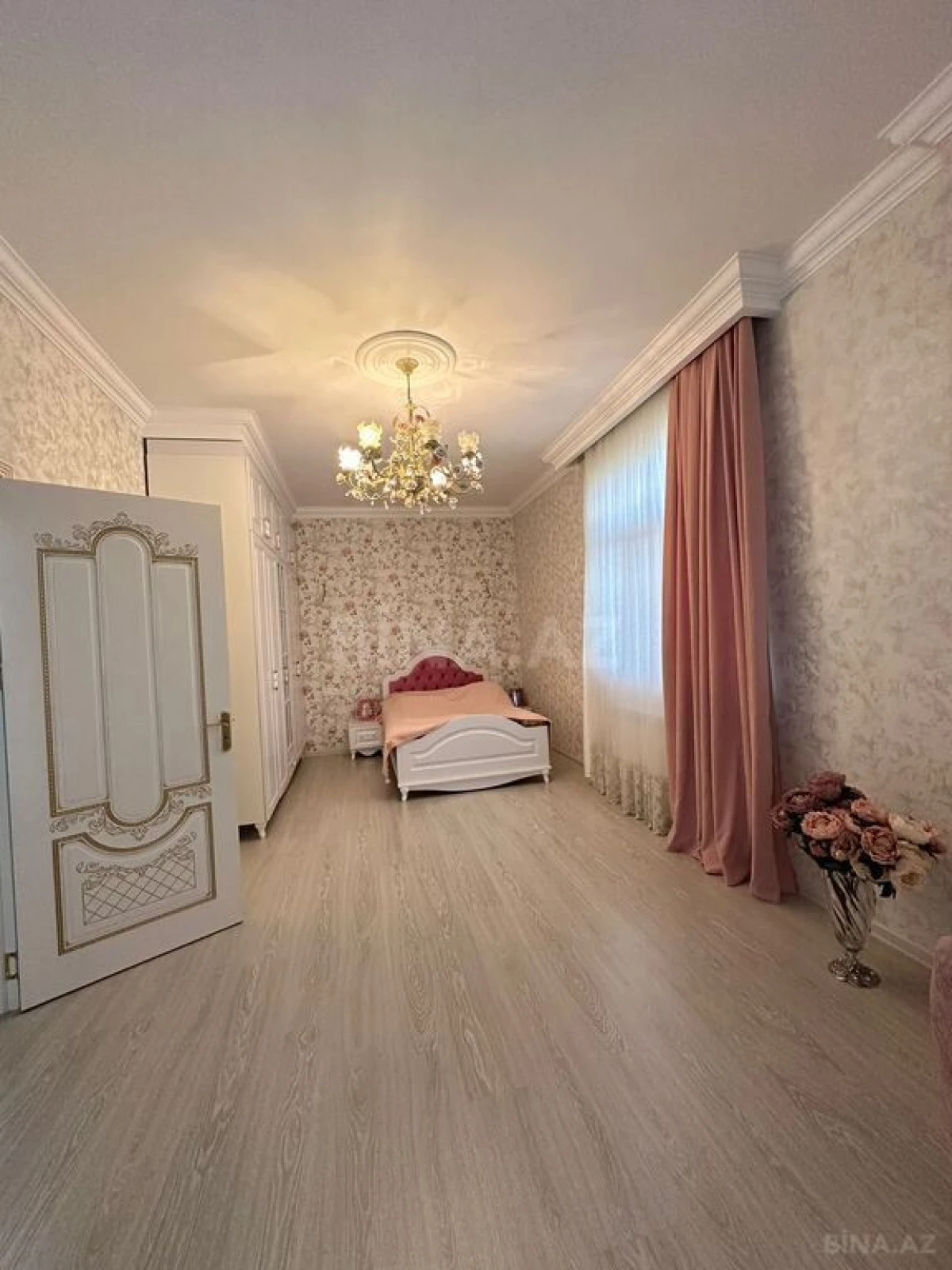 Satılır 4 otaqlı həyət evi 240 m²