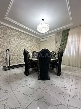 Satılır 4 otaqlı həyət evi 240 m²