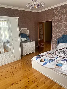 Satılır 11 otaqlı həyət evi 700 m²