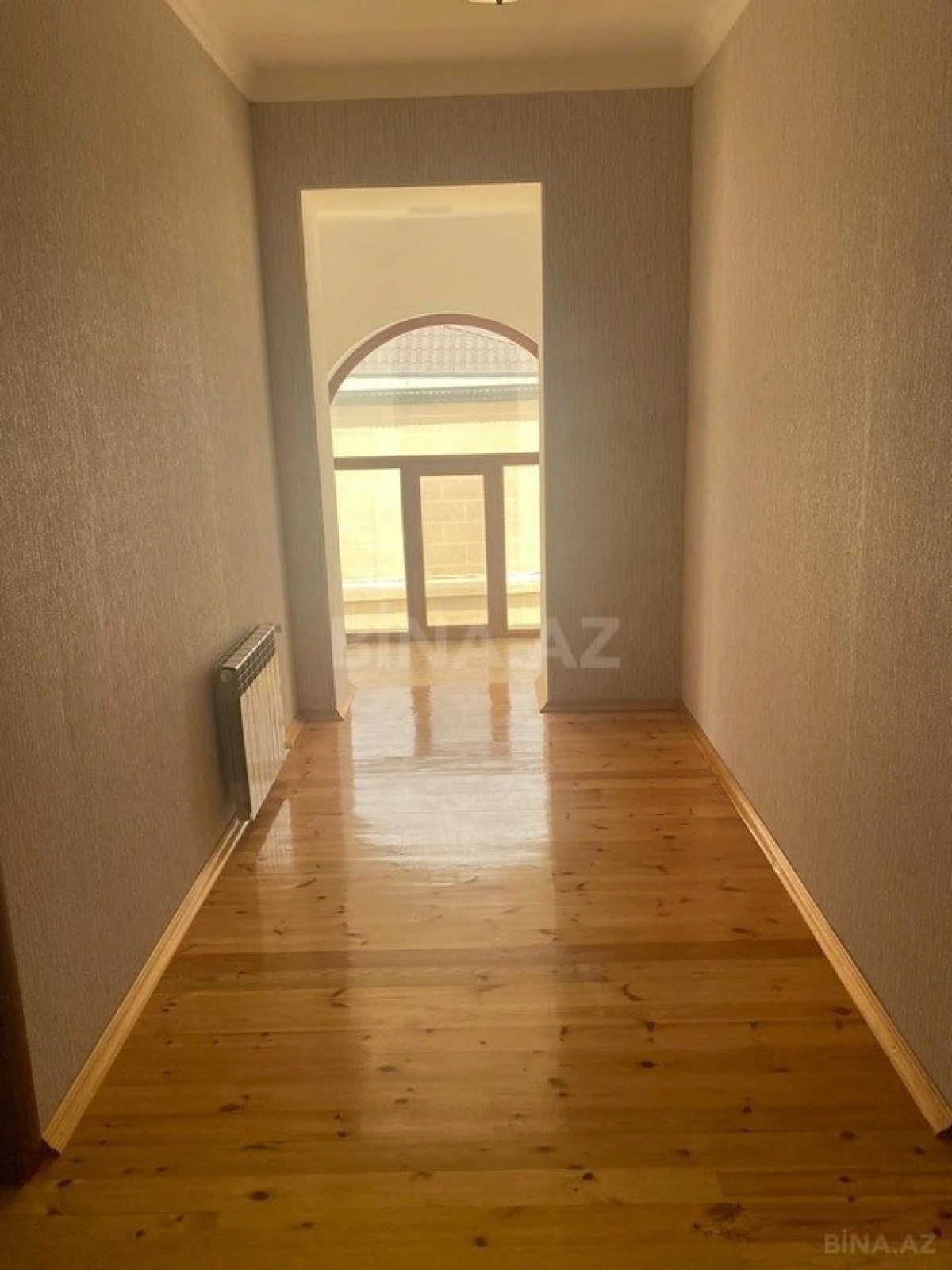 Satılır 11 otaqlı həyət evi 700 m²