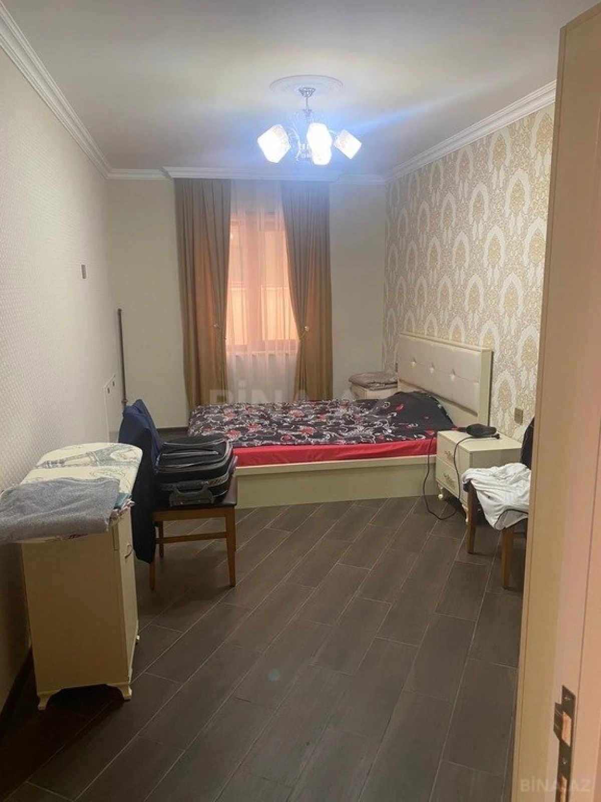 Satılır 11 otaqlı həyət evi 700 m²