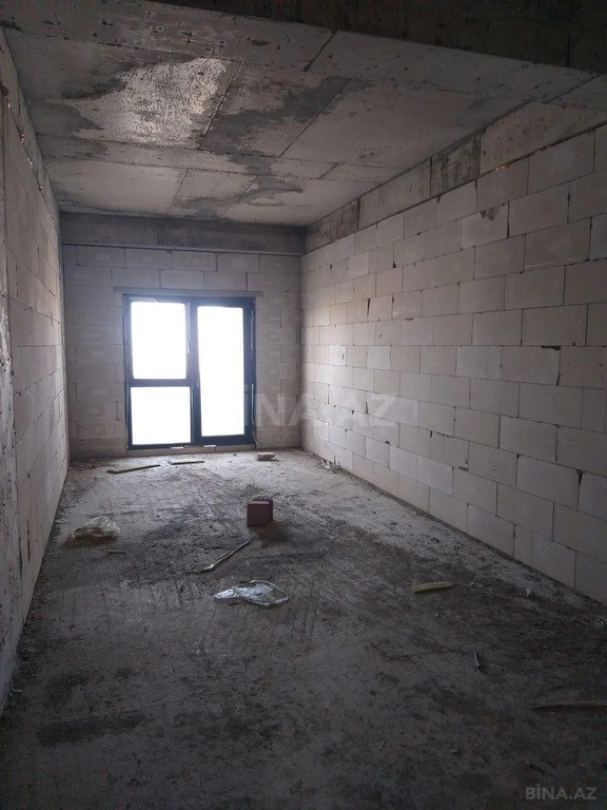 Satılır 4 otaqlı mənzil 162 m²