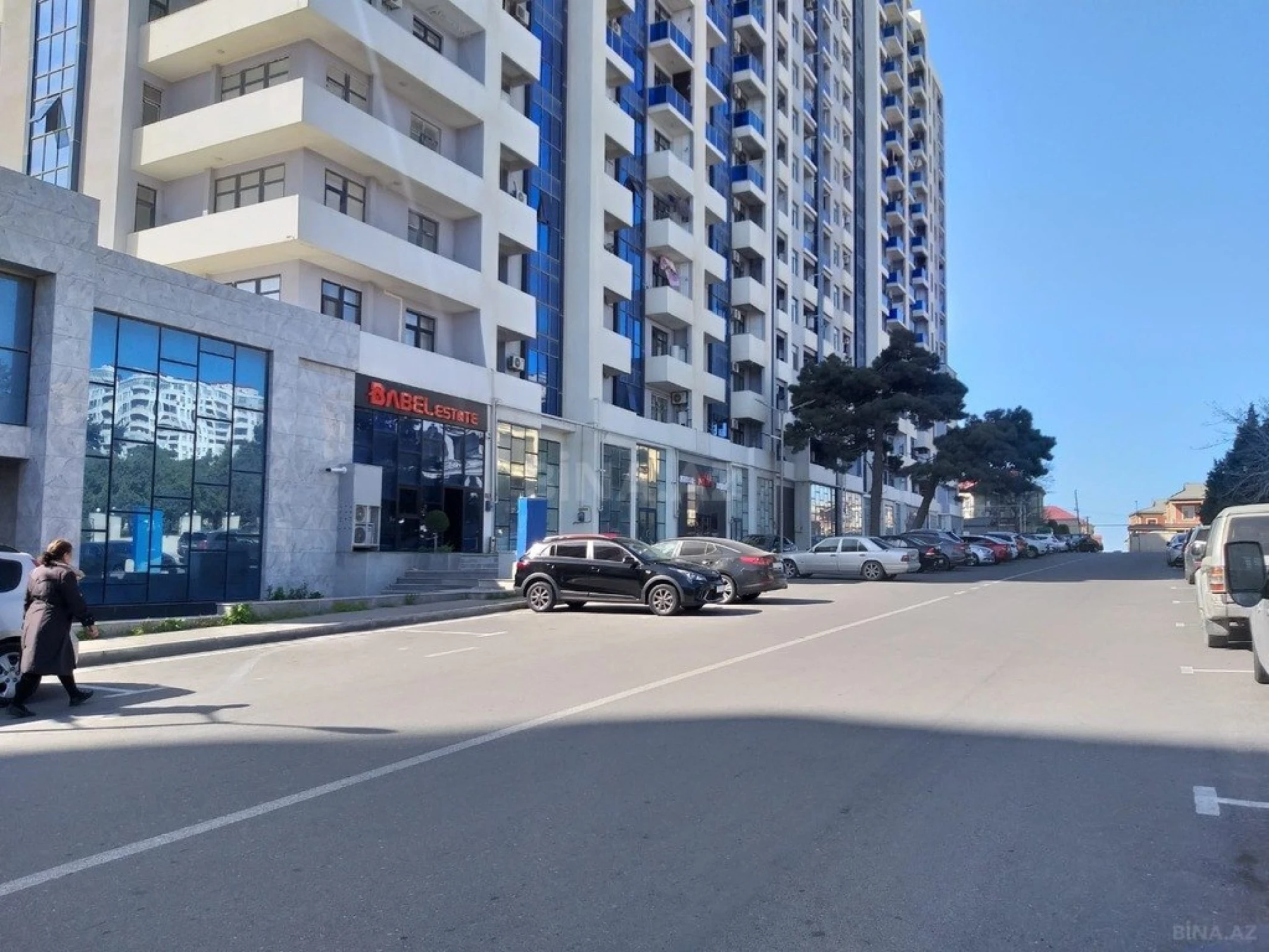 Satılır 4 otaqlı mənzil 162 m²