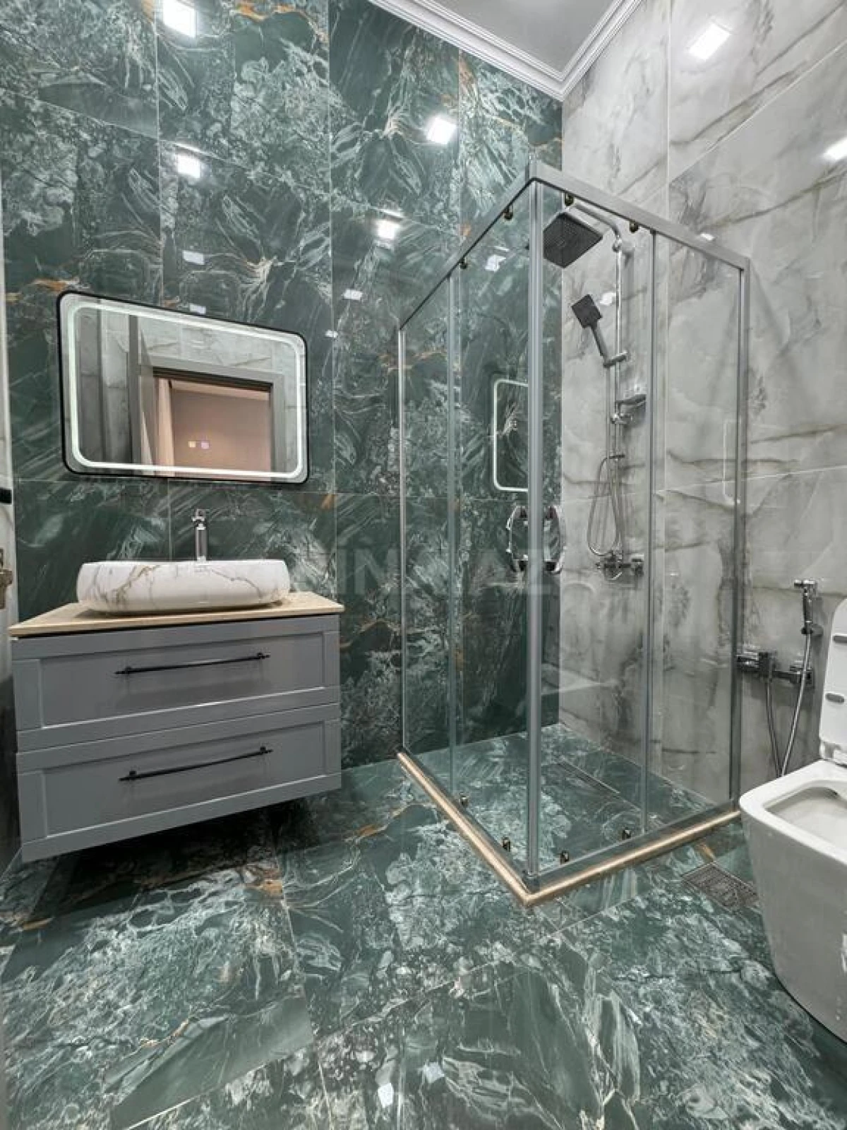 Satılır 4 otaqlı həyət evi 185 m²