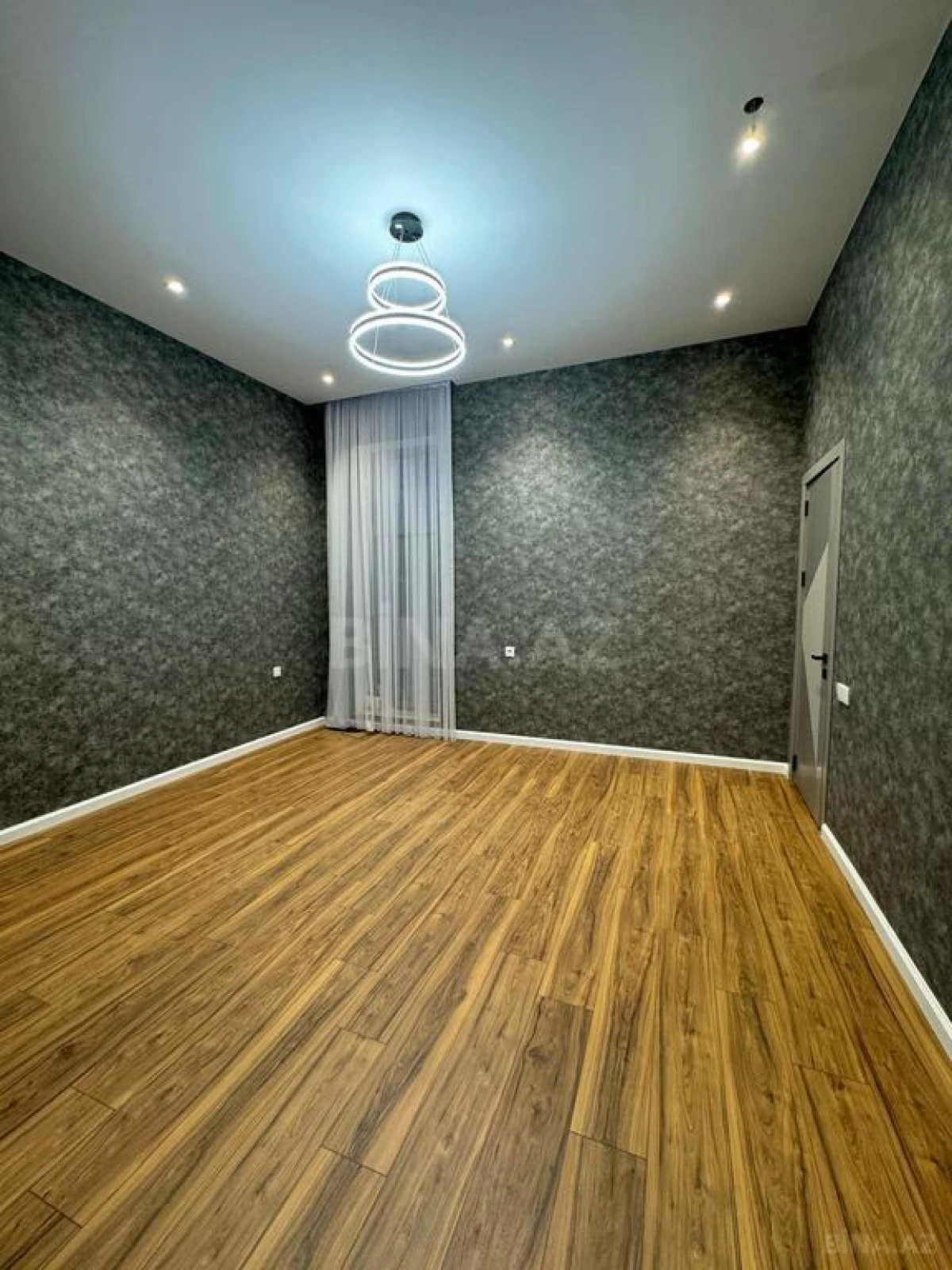 Satılır 4 otaqlı həyət evi 185 m²