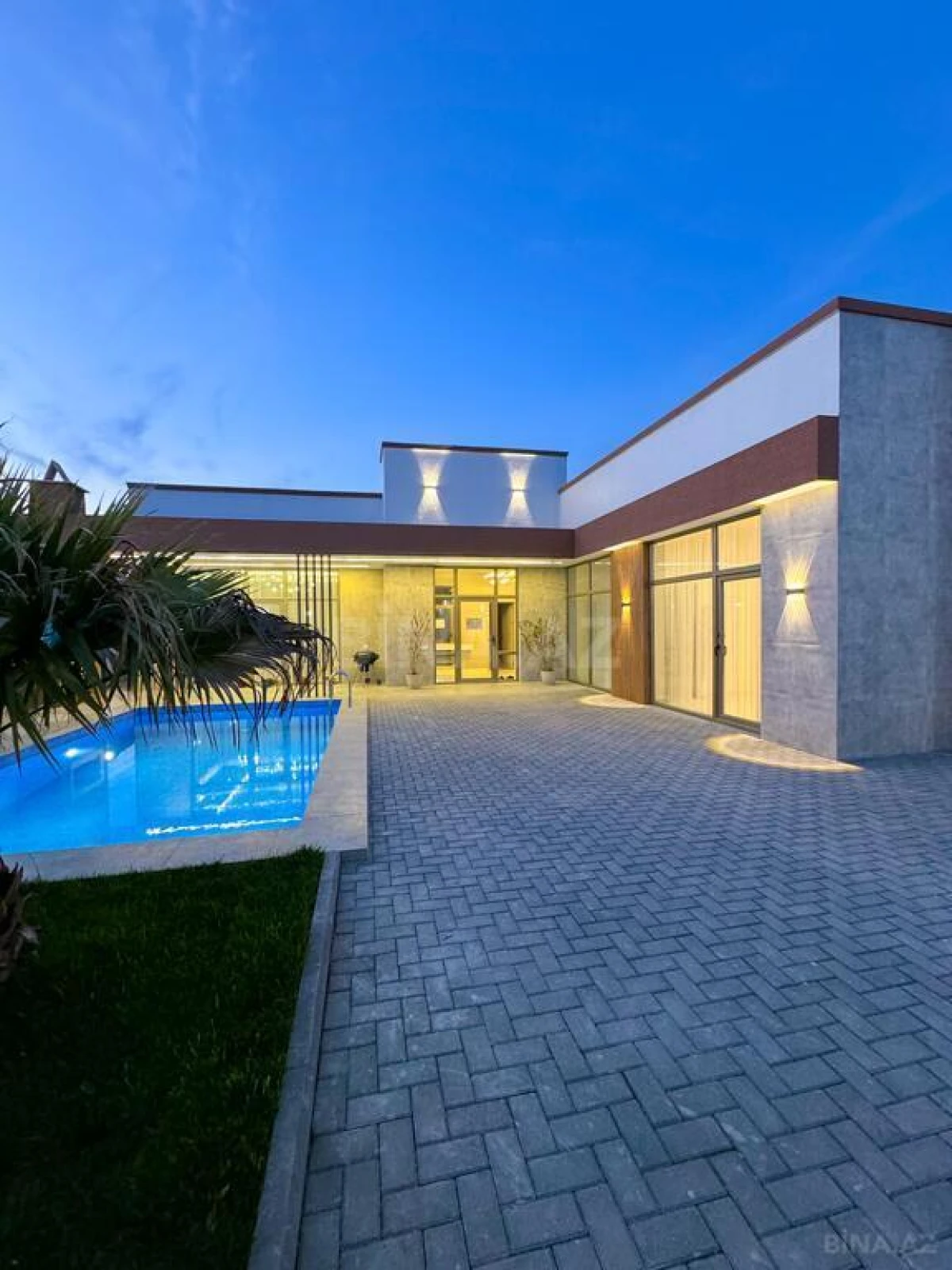 Satılır 4 otaqlı həyət evi 185 m²