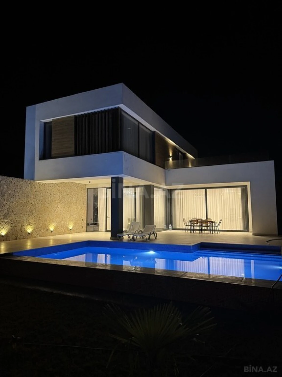 Kirayə verilir 4 otaqlı həyət evi 360 m²