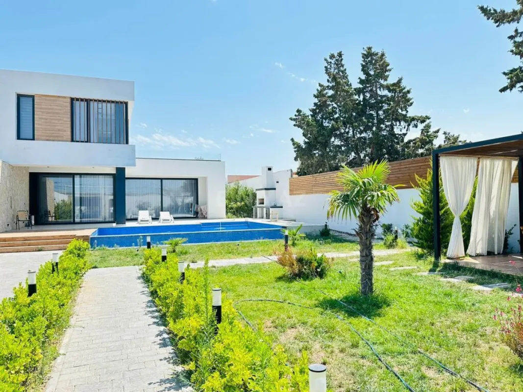 Kirayə verilir 4 otaqlı həyət evi 360 m²