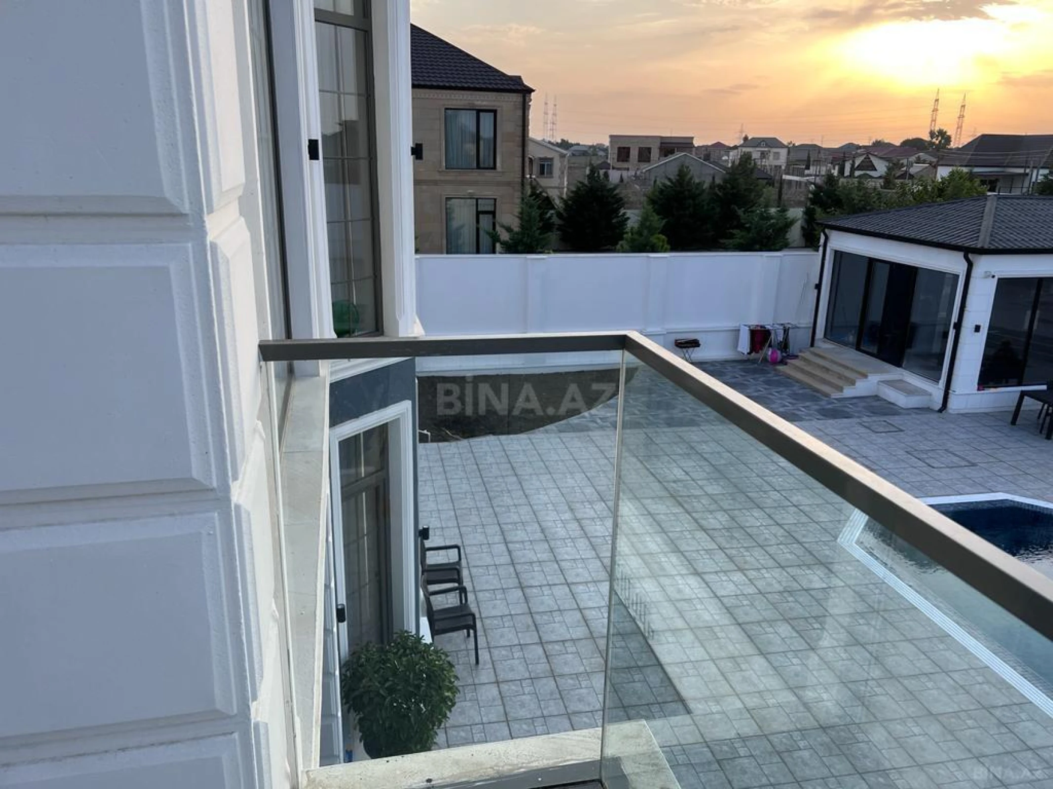 Kirayə verilir 5 otaqlı həyət evi 400 m²