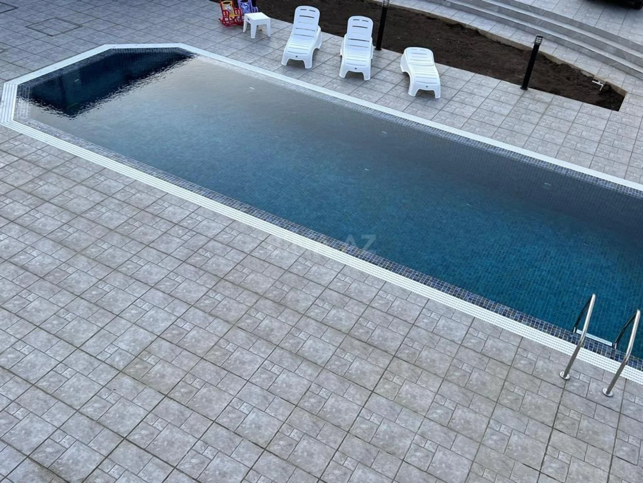 Kirayə verilir 5 otaqlı həyət evi 400 m²